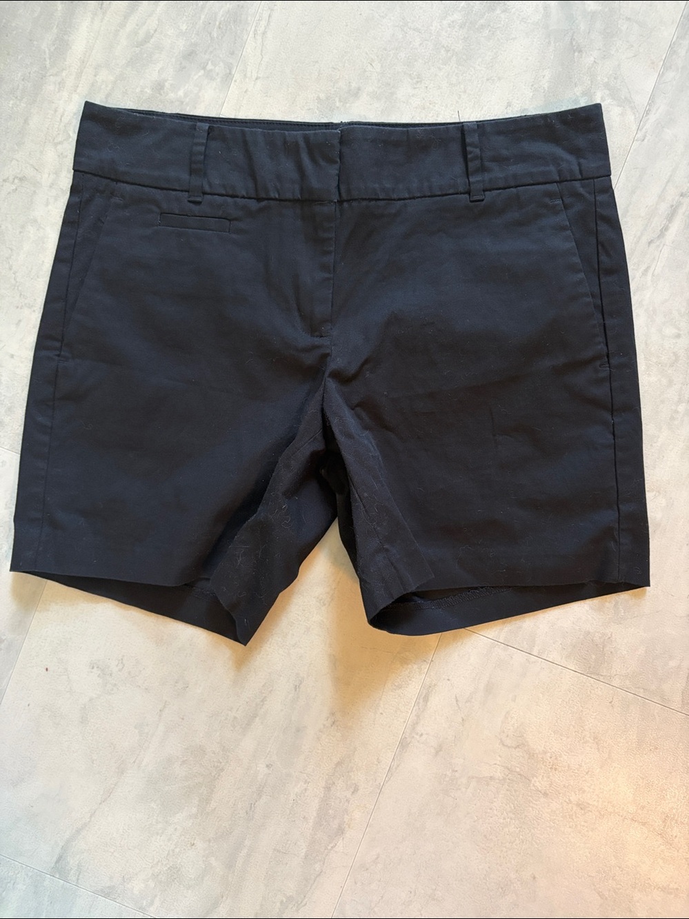 Ann Taylor shorts Bermuda shorts 5.5” inseam black cotton/spandex, structured